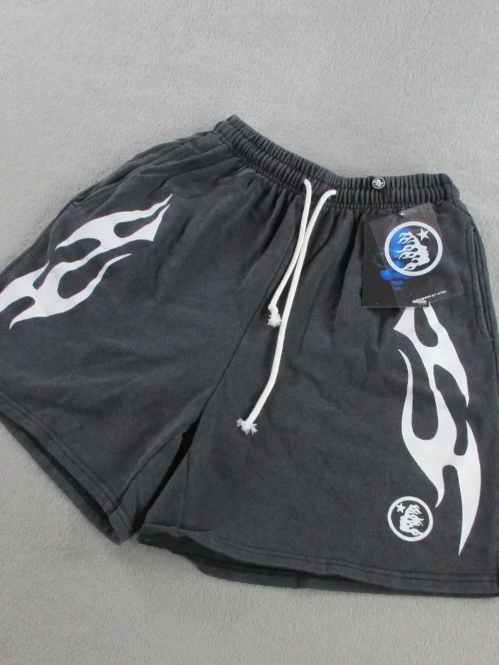 HELLSTAR Flame Shorts Mens Medium Gray White Sweat Drawstring Graphic Grunge NEW - Picture 2 of 8